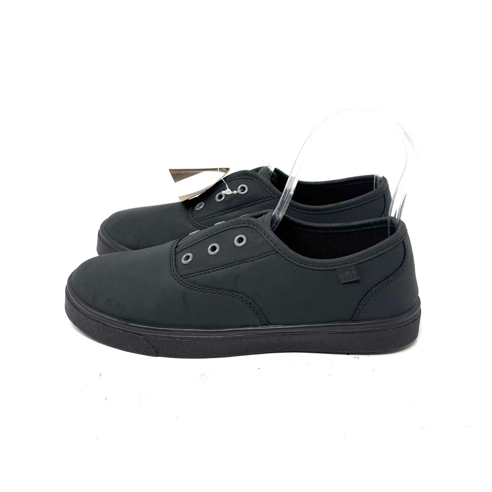 NEW Oomphies Sneakers